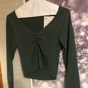 brandy melville long sleeve pullover crop top